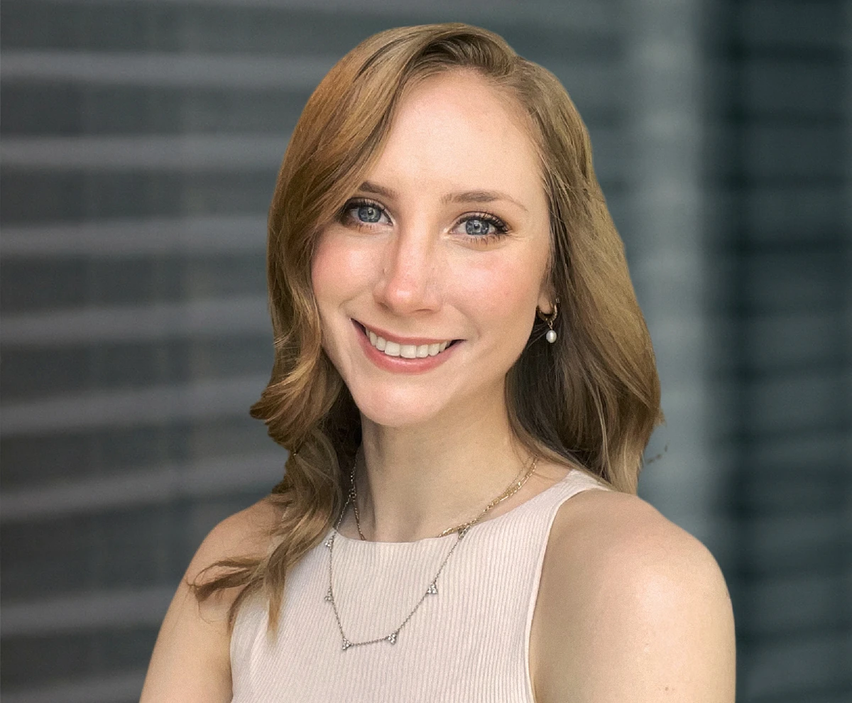Anna Tworzyanski, Registered Dietitian Nutritionist at True Health in Buffalo Grove, IL specializing in nutrition for mental health, GI health, and performance.